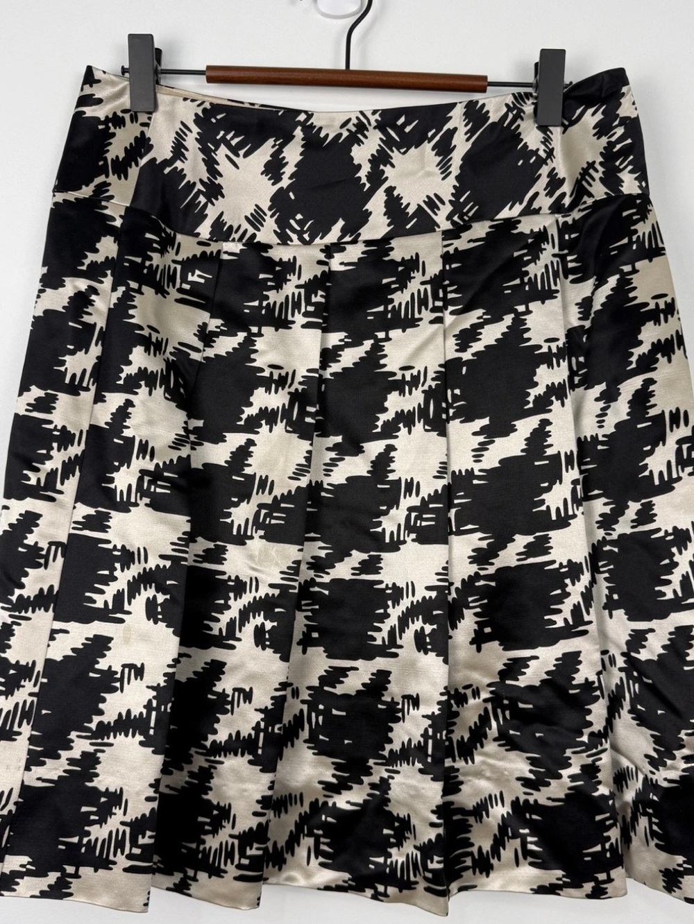 Trina Turk Black Cream Houndstooth A-Line Skirt Size 2 Wool Silk Size 2
